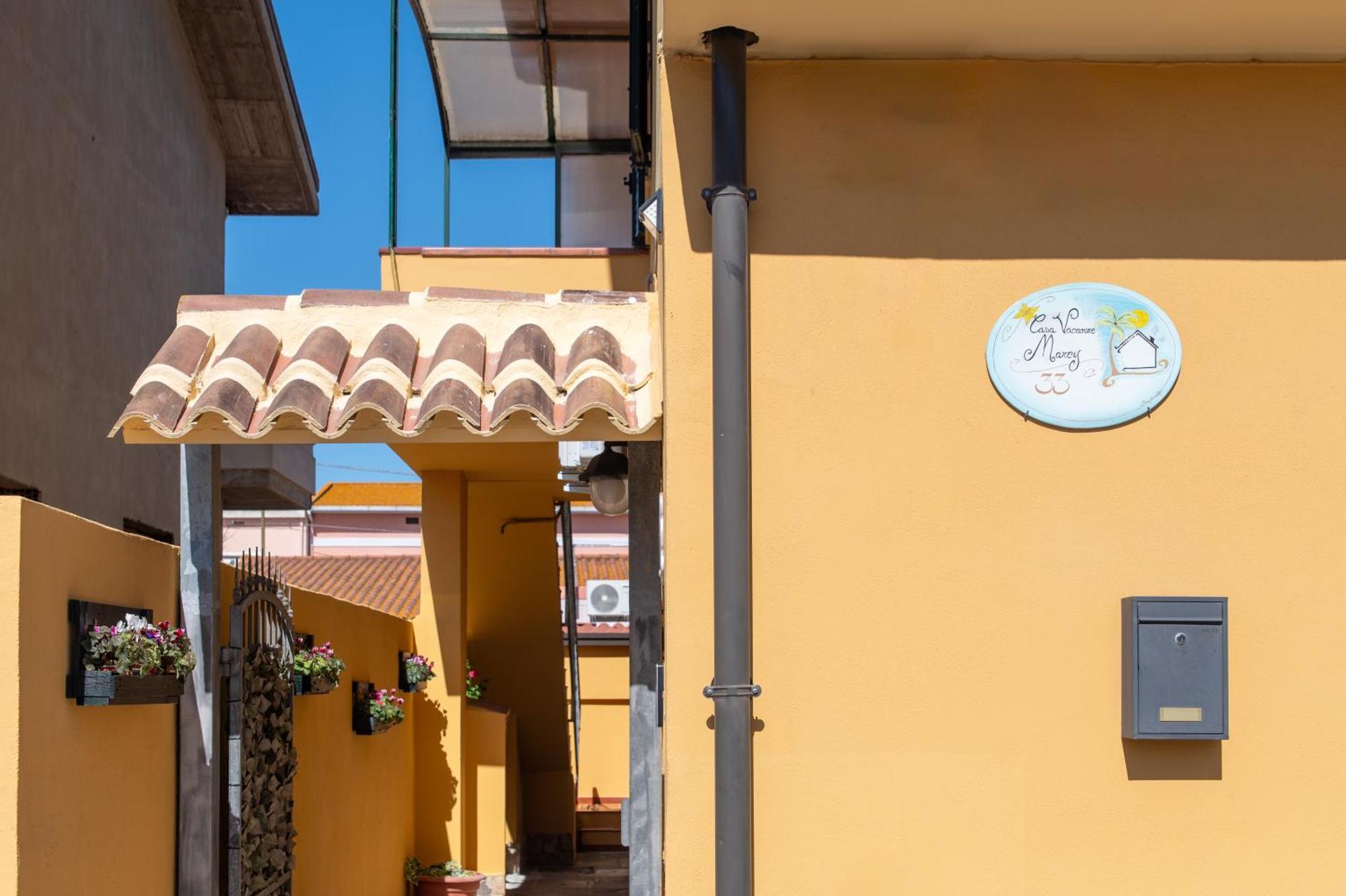 Casa Marcy Apartment Oristano Bagian luar foto